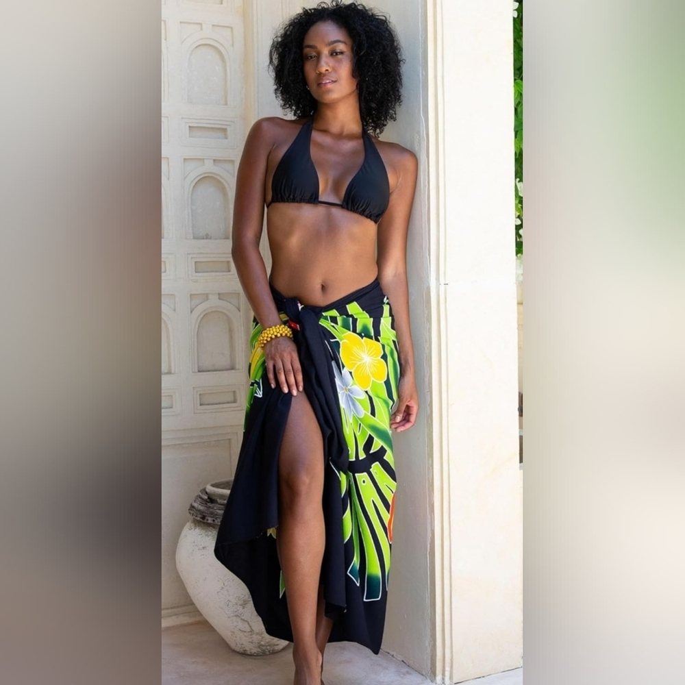 SHU-SHI Hand-Painted Hibiscus Sarong Beach Cover-Up Pareo Wrap BNWT - Picture 3 of 7
